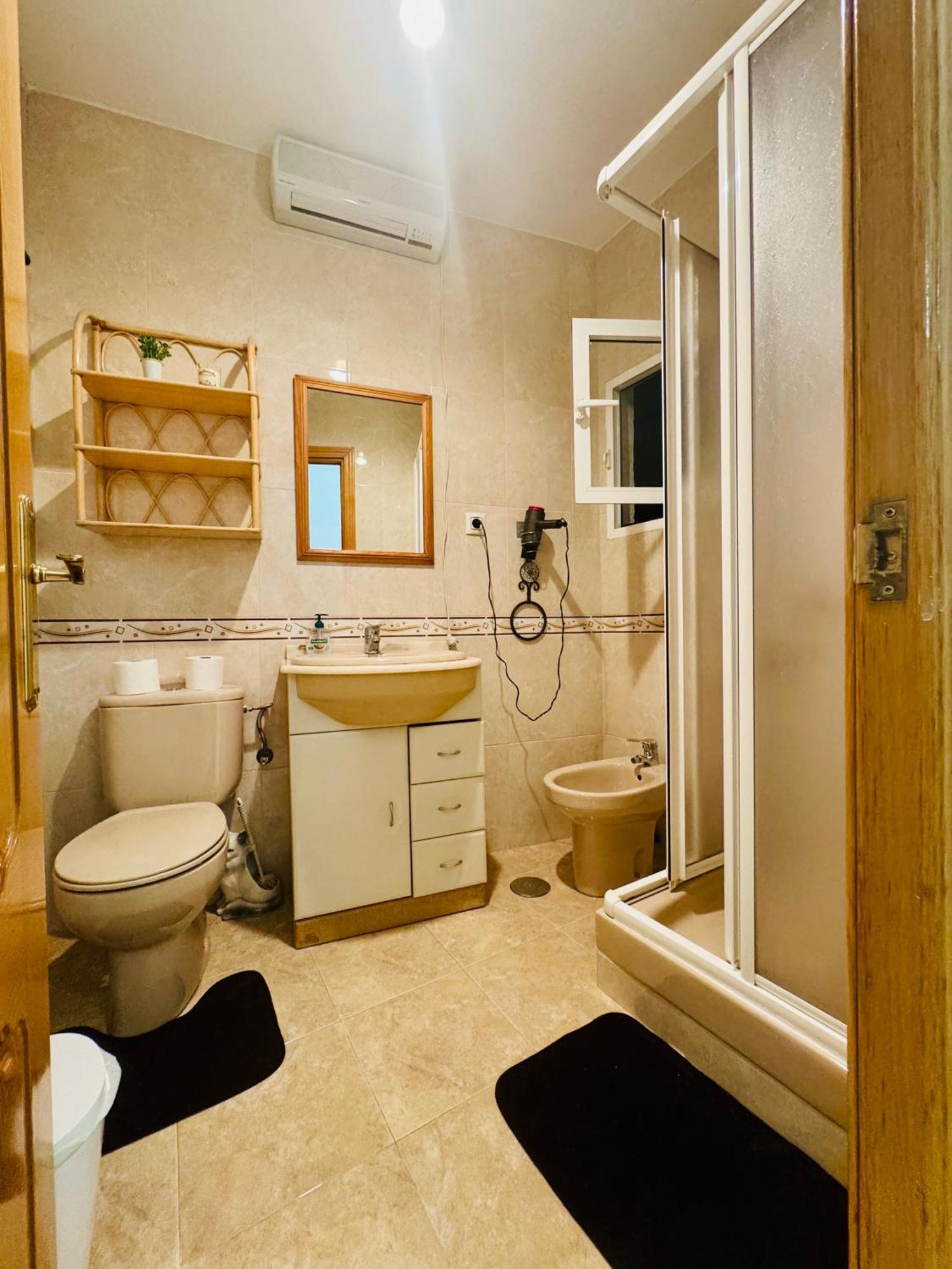 Ferienwohnung Pisos Baraja Gl Madrid Exterior foto