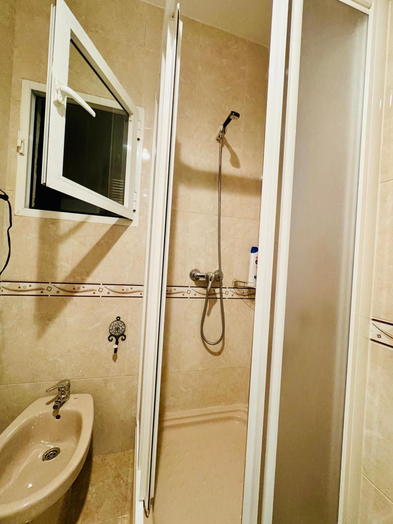 Ferienwohnung Pisos Baraja Gl Madrid Exterior foto
